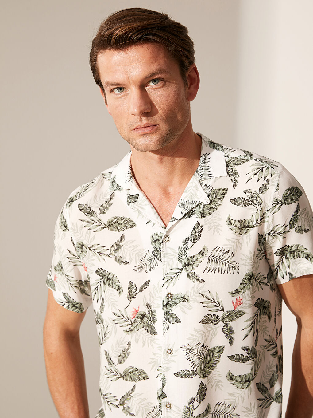 Bej Slim Fit Kısa Kollu Desenli Viskon Erkek Gömlek-1