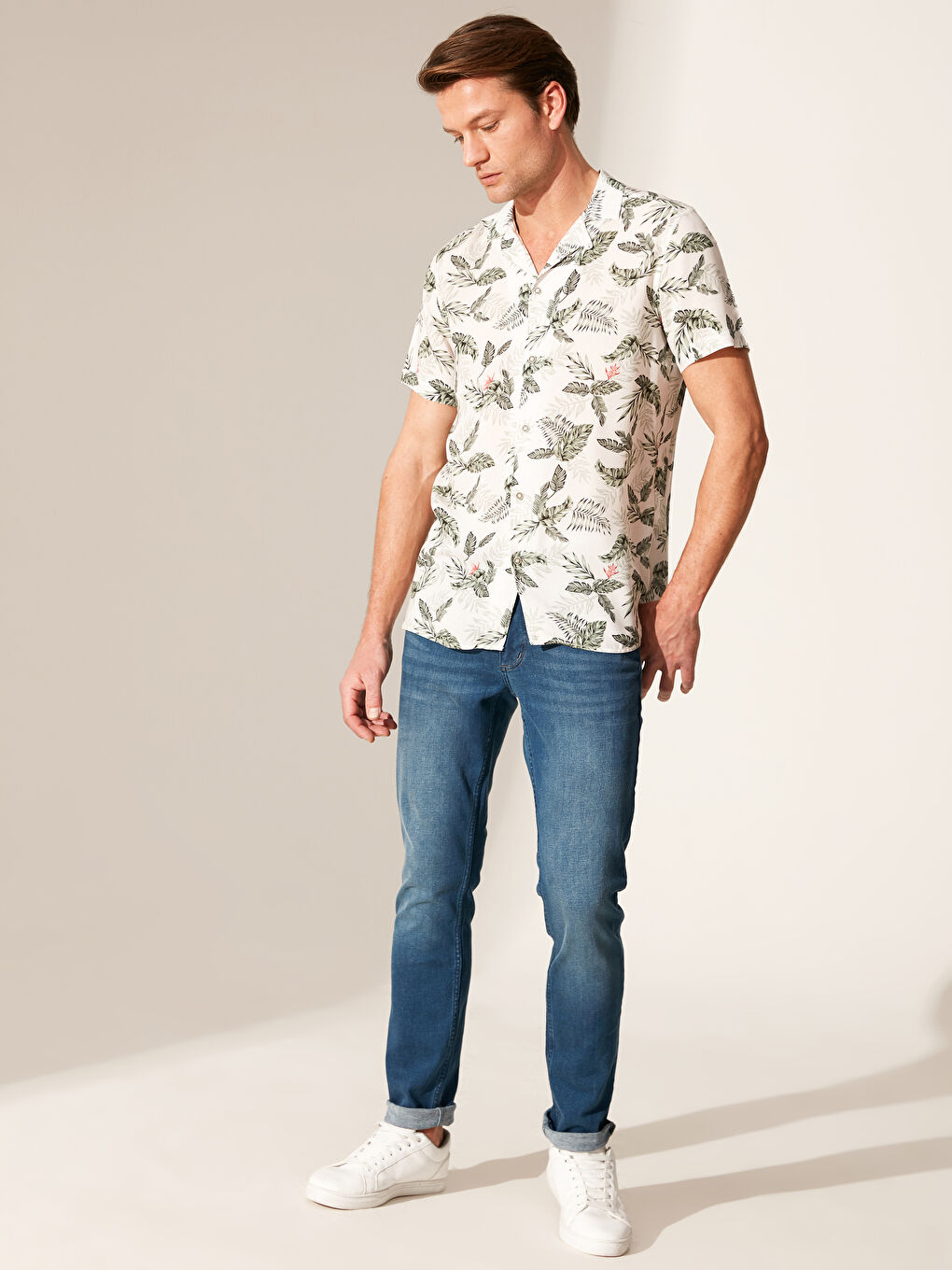 Bej Slim Fit Kısa Kollu Desenli Viskon Erkek Gömlek-3