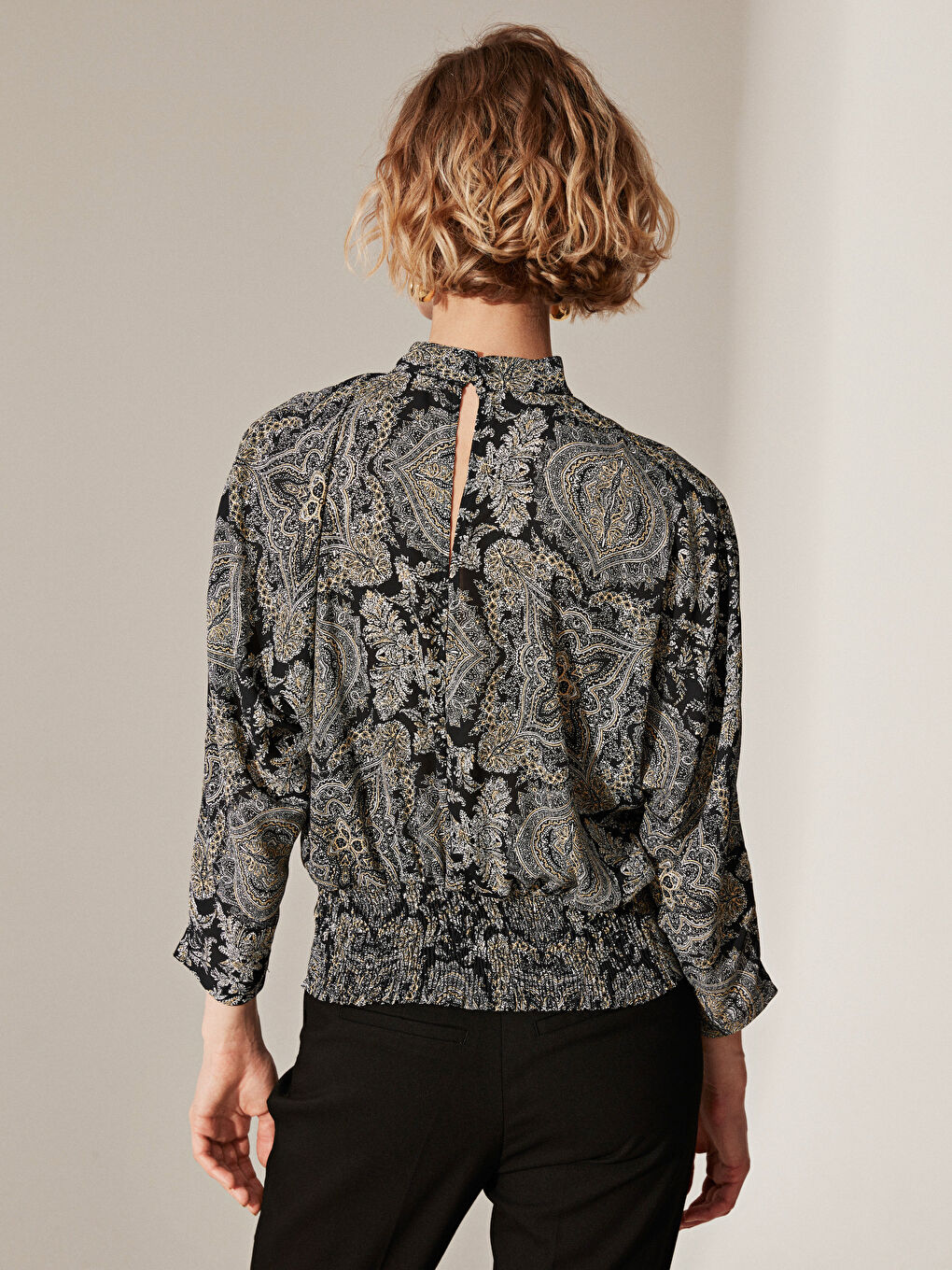 Siyah Bisiklet Yaka Desenli Uzun Kollu Kadın Bluz-2