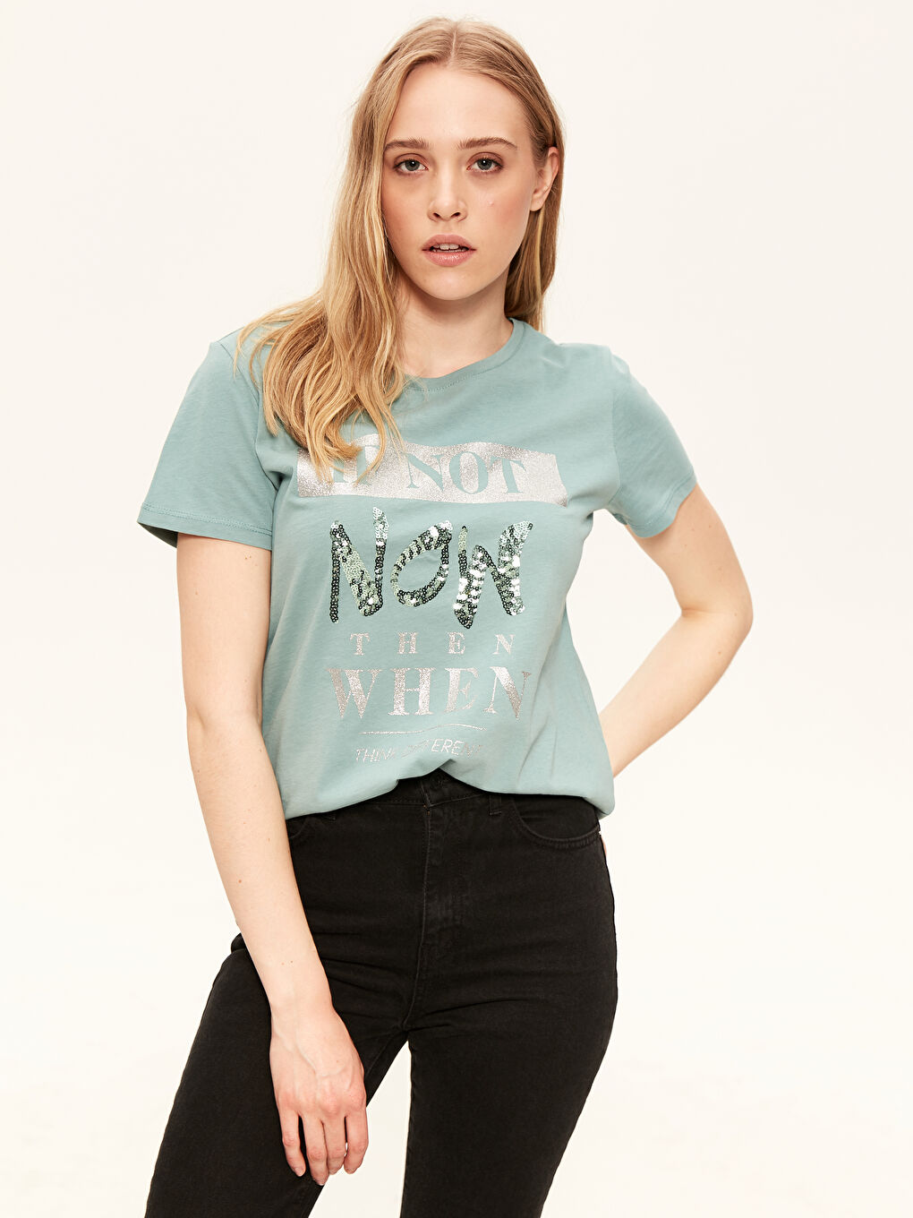 Yeşil Bisiklet Yaka Kısa Kollu Kadın Tişört