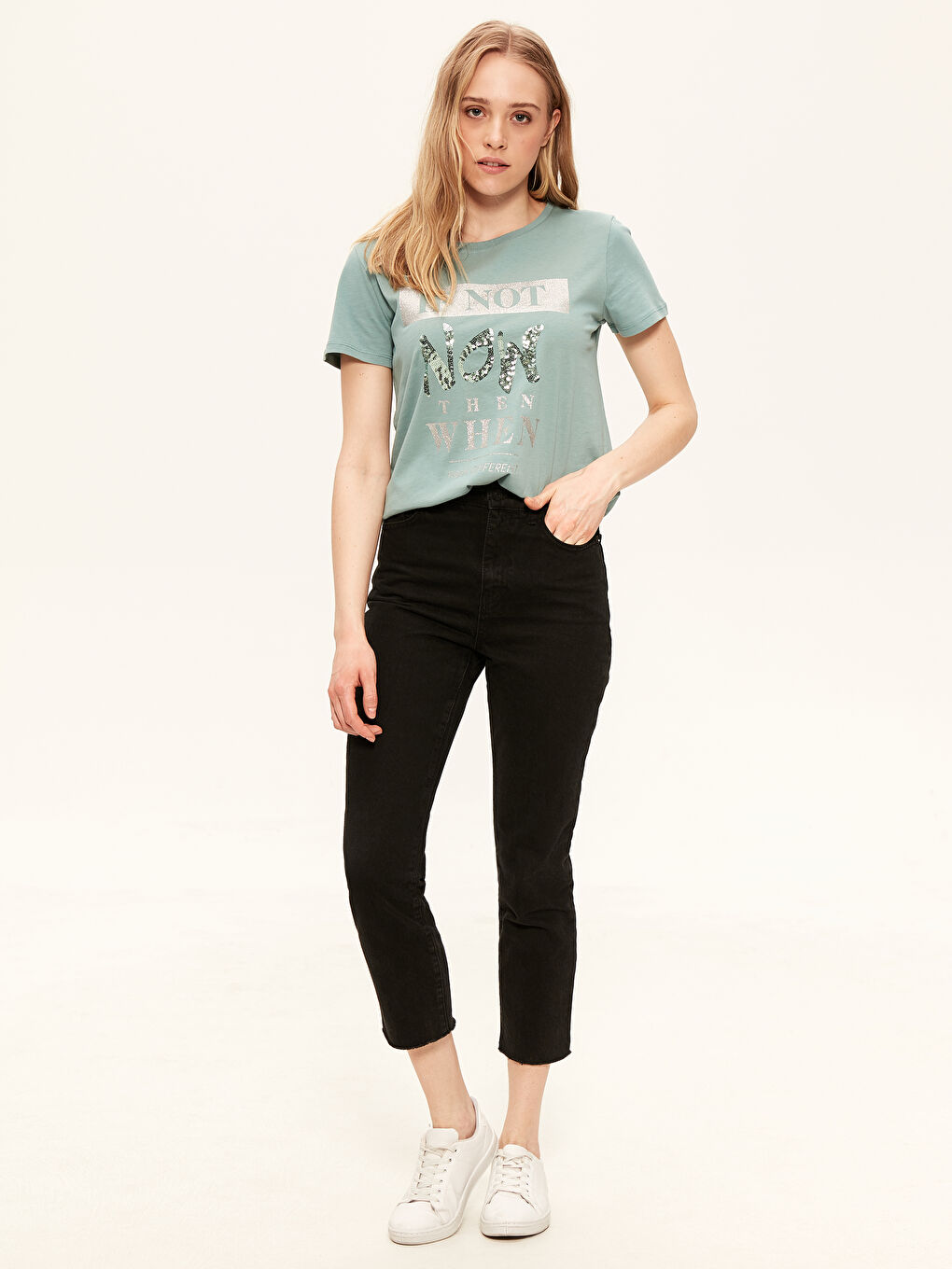 Yeşil Bisiklet Yaka Kısa Kollu Kadın Tişört-3