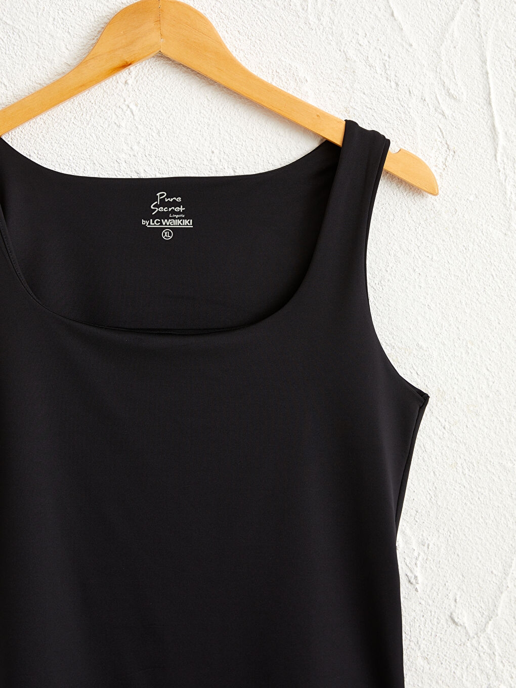 Siyah U Yaka Kadın Atlet-3