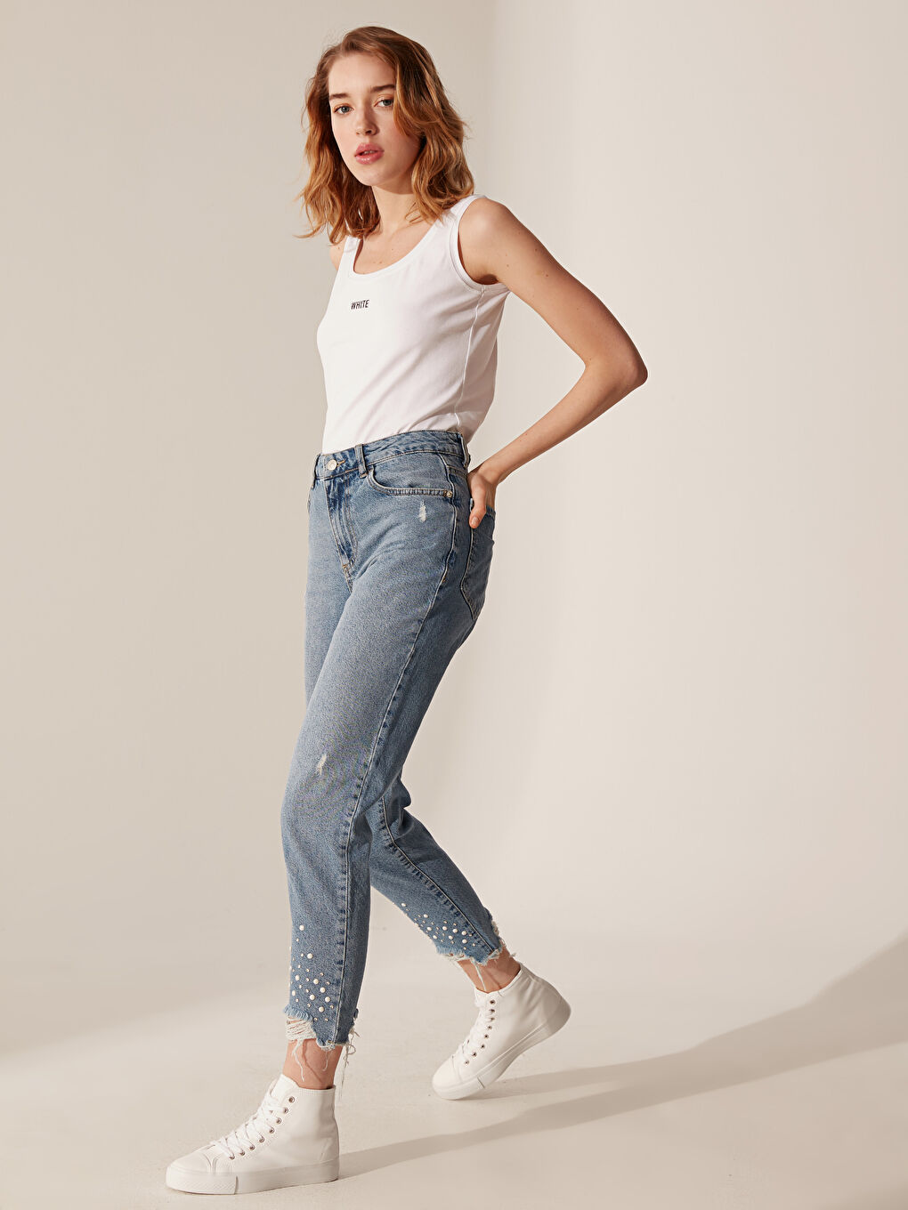 მომ ფიტ ჯინსი ქალები