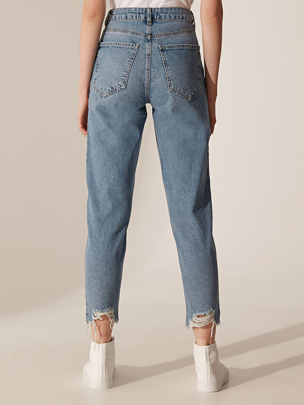 მომ ფიტ ჯინსი ქალები-2