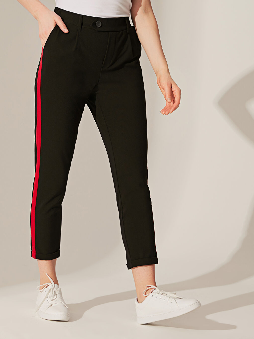 Siyah Rahat Kalıp Poplin Kadın Pantolon-4