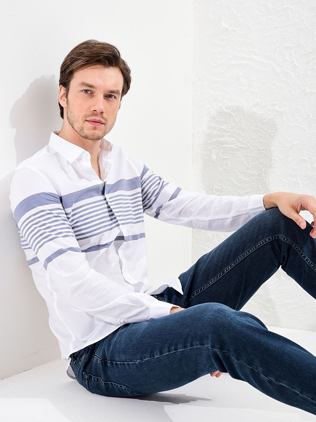 Чоловік ТЕМНО-СИНІЙ Сорочка-1