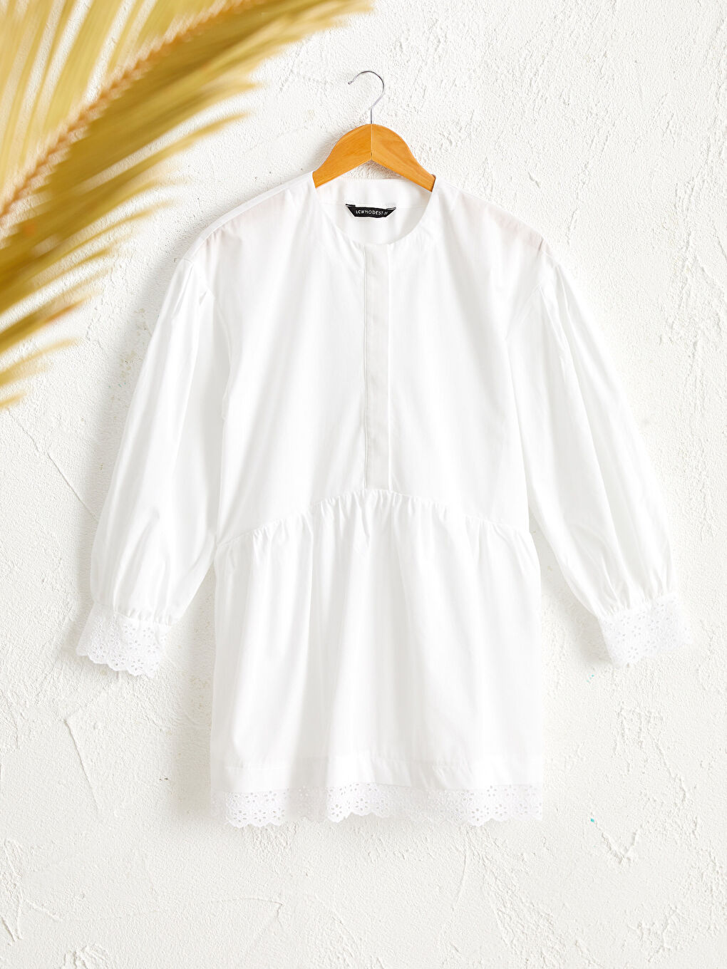 Beyaz Dantel Detaylı Poplin Tunik