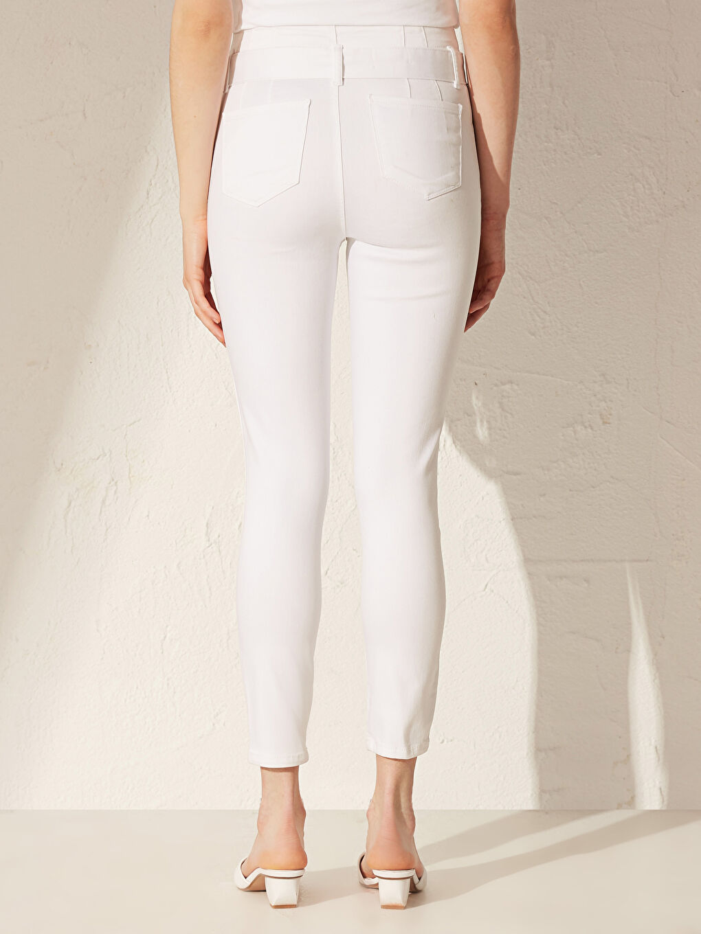 Beyaz Standart Fit Gabardin Kadın Pantolon-6