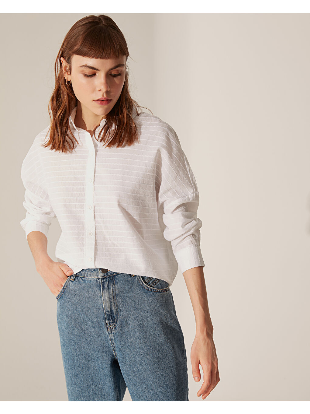 Beyaz Rahat Kalıp Uzun Kollu Poplin Kadın Dokulu Poplin Gömlek