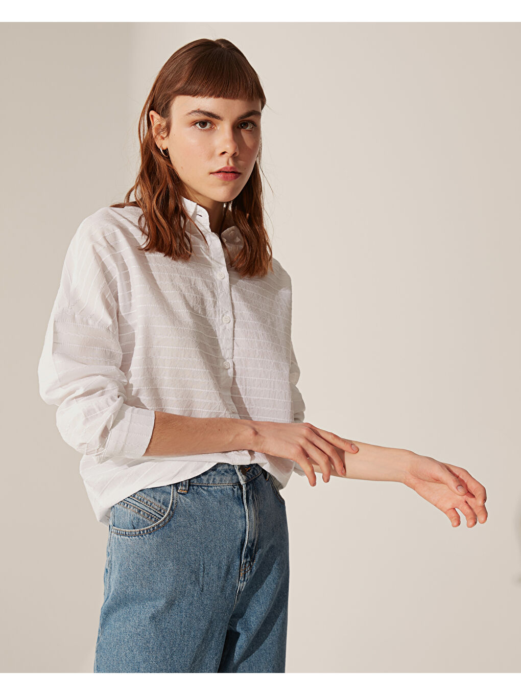 Beyaz Rahat Kalıp Uzun Kollu Poplin Kadın Dokulu Poplin Gömlek-2