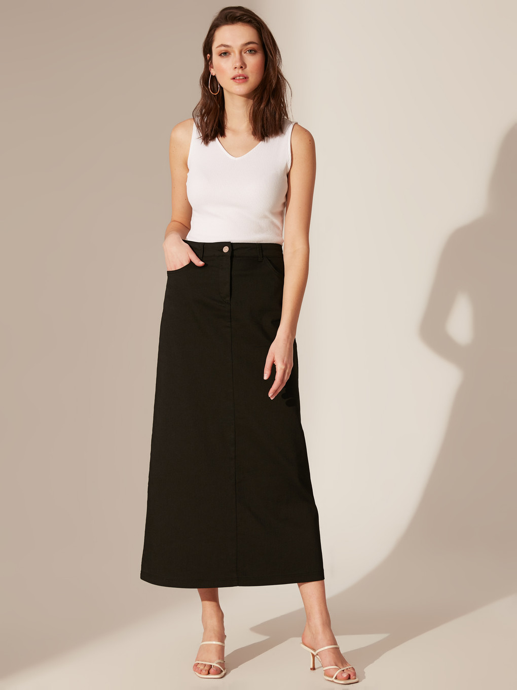 Siyah Standart Fit Gabardin Kadın Etek-1