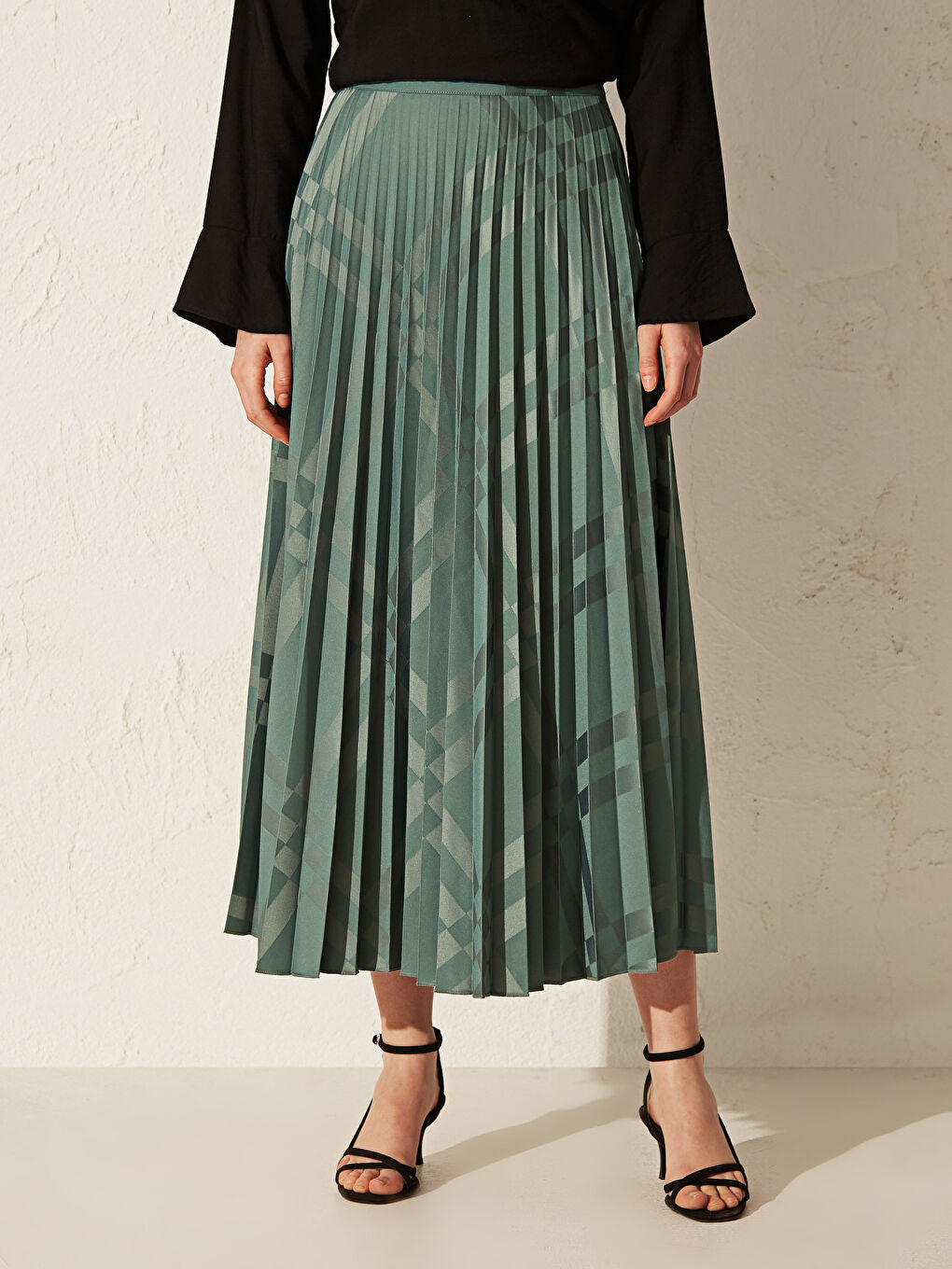 Yeşil Kendinden Desenli Uzun Pileli Etek-4