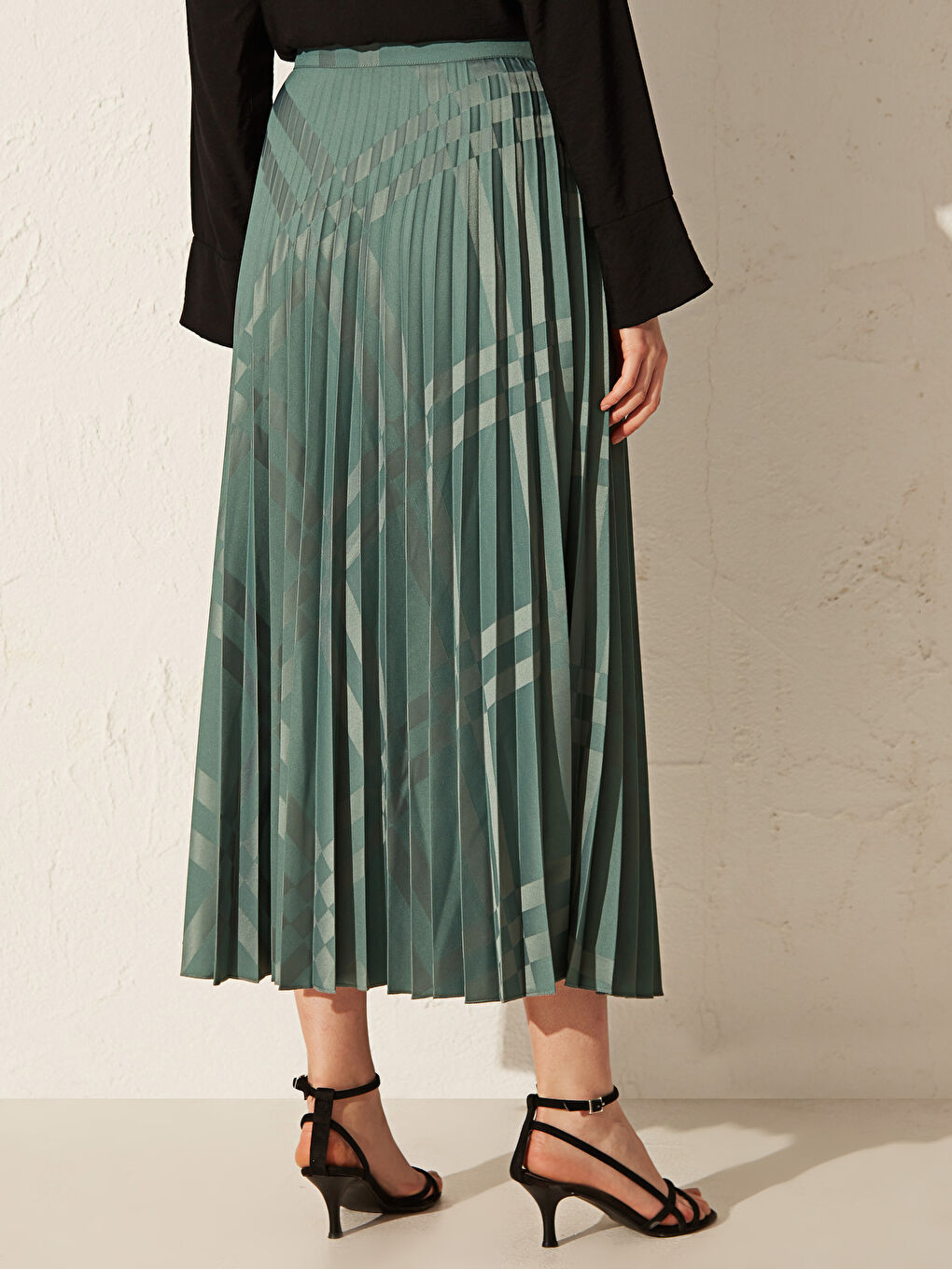 Yeşil Kendinden Desenli Uzun Pileli Etek-5