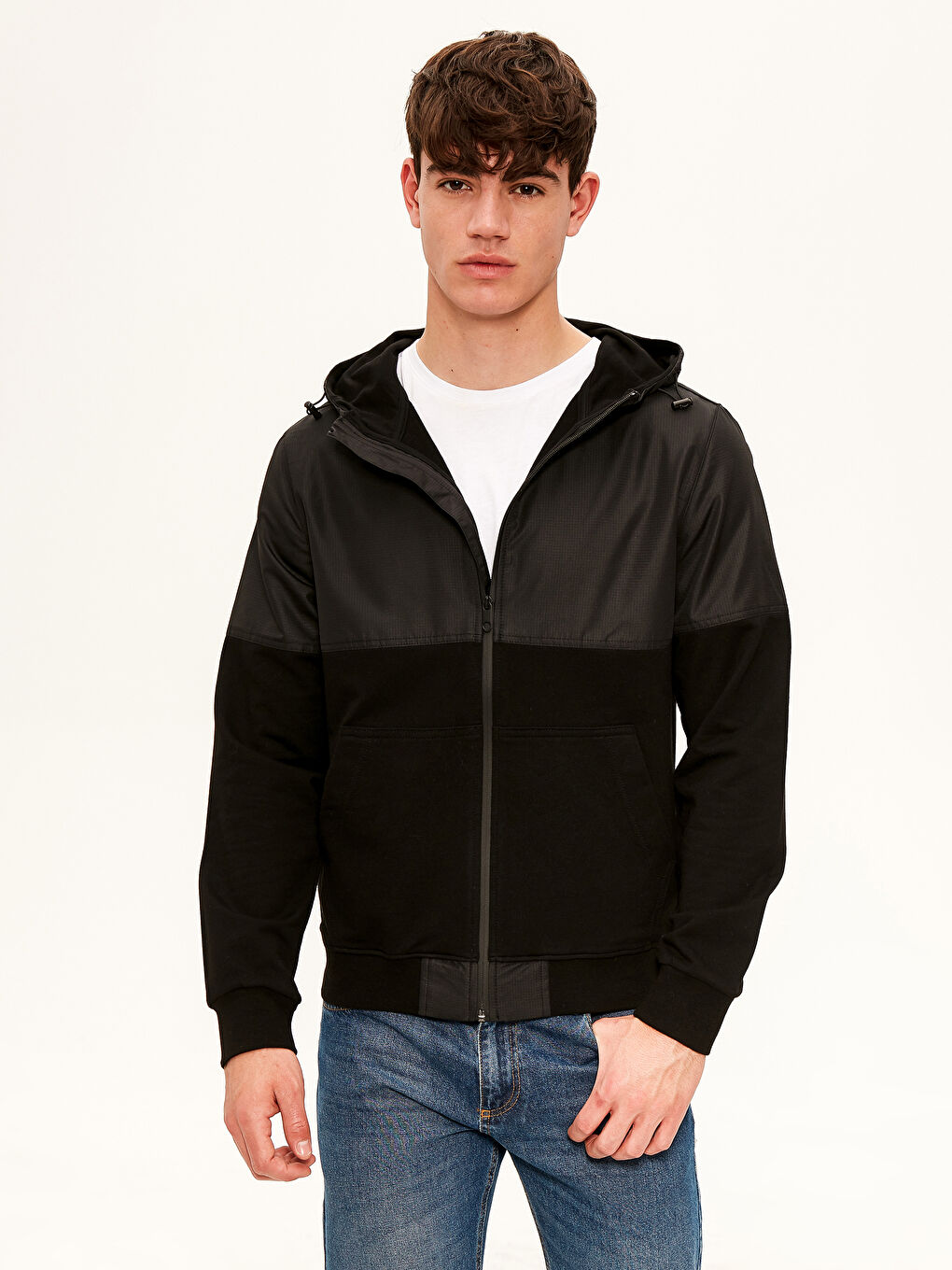 Siyah Slim Fit Kapüşonlu Erkek Yağmurluk