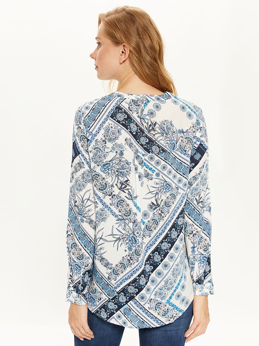 Блузка з коміром-стійкою, квітковим принтом, довгим рукавом, віскозою для жінок-4