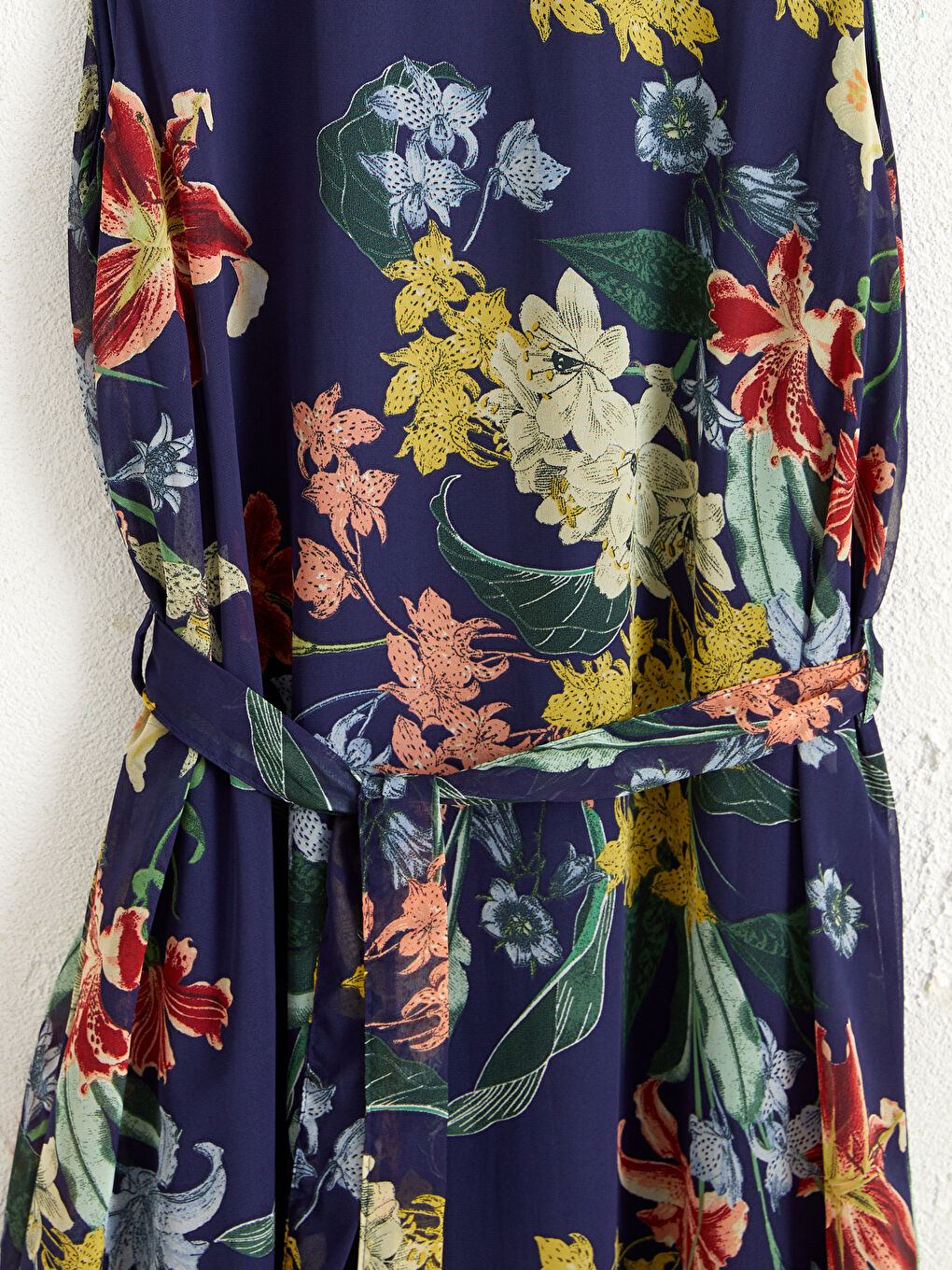 Lacivert Kuşaklı Çiçek Desenli Şifon Elbise-2