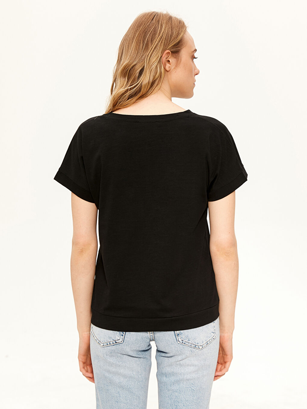 Woman BLACK T-Shirt-2