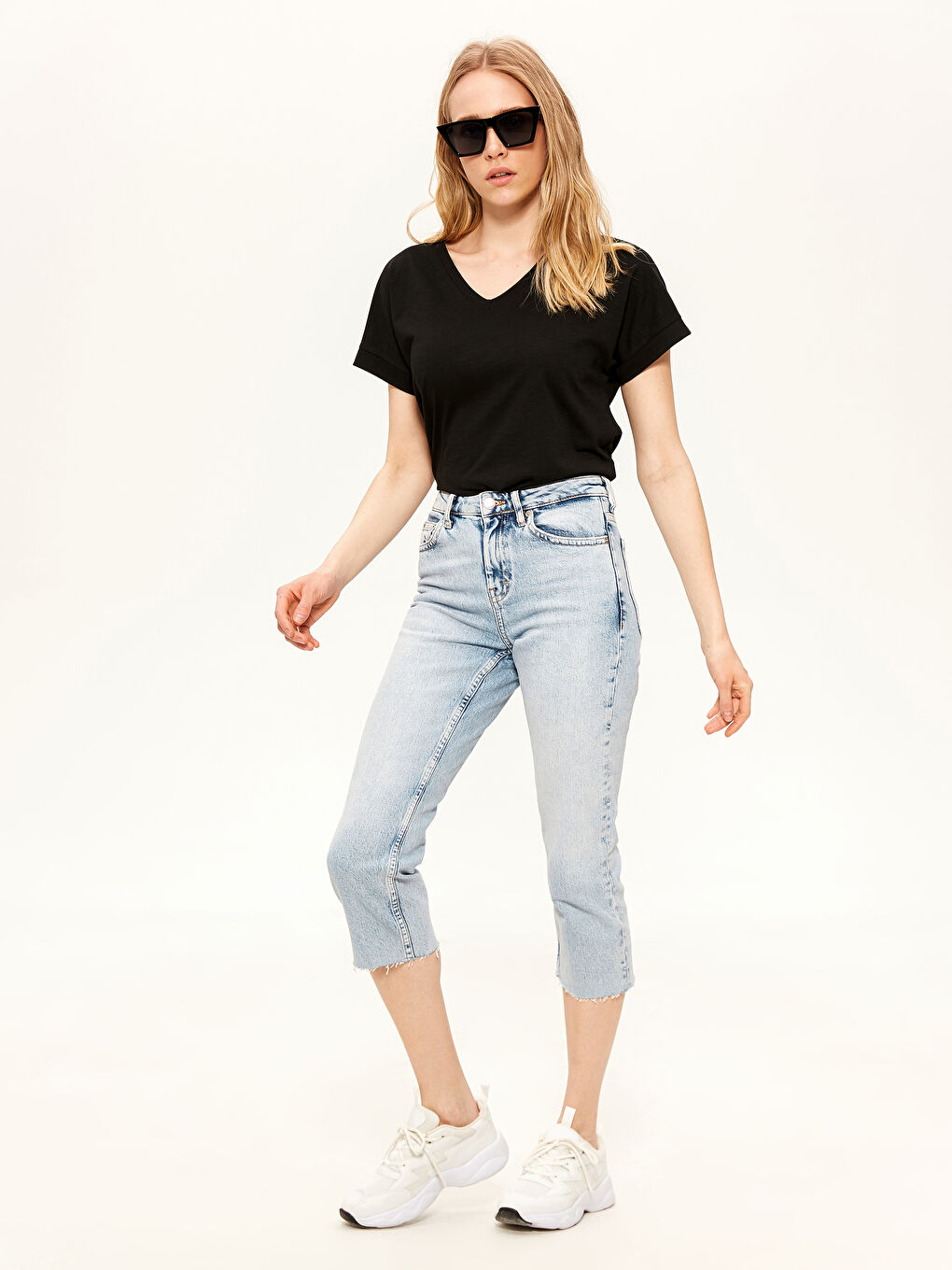 Woman BLACK T-Shirt-3