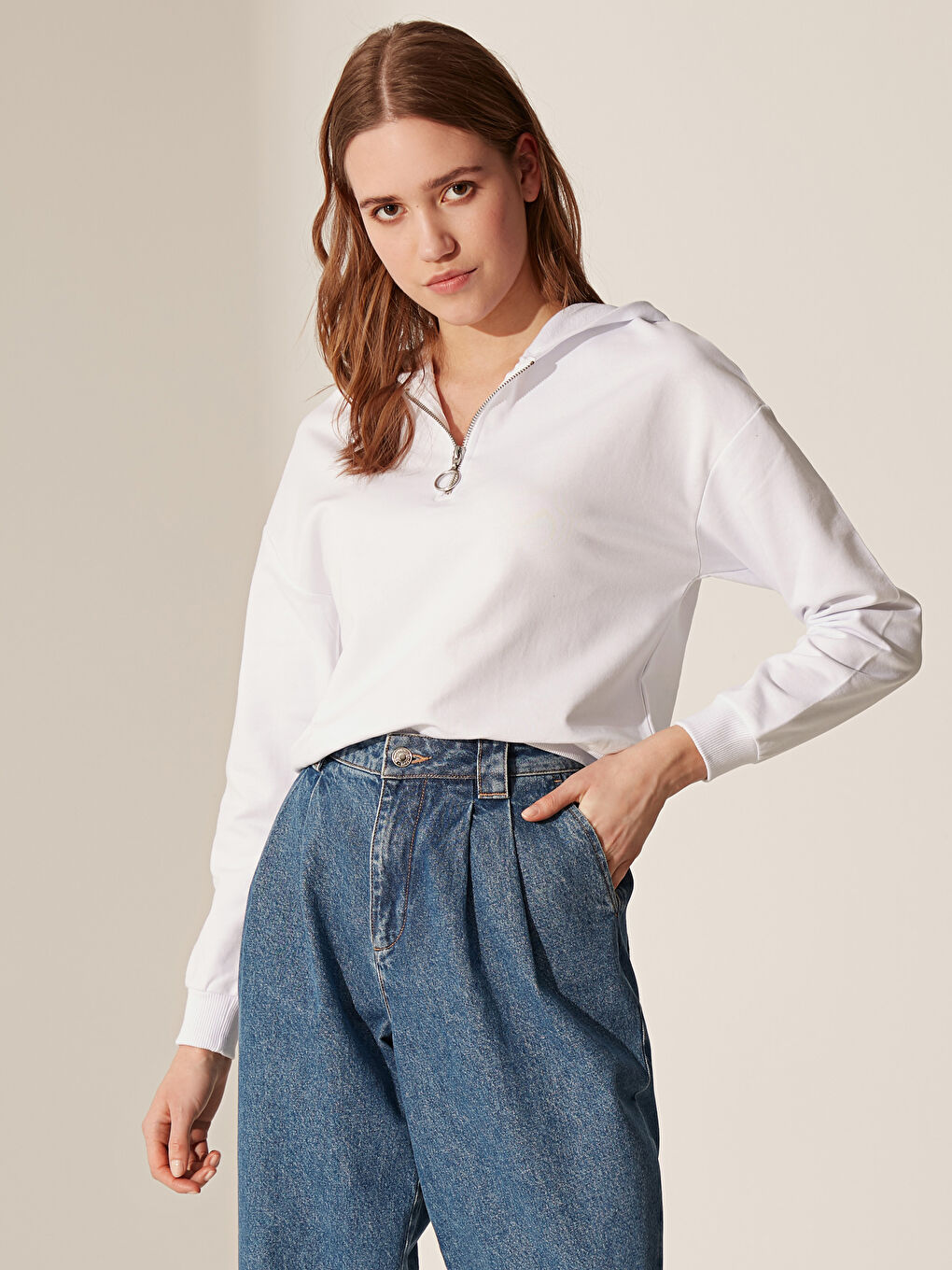 Sweatshirt à capuche uni à manches longues pour Femmes-1