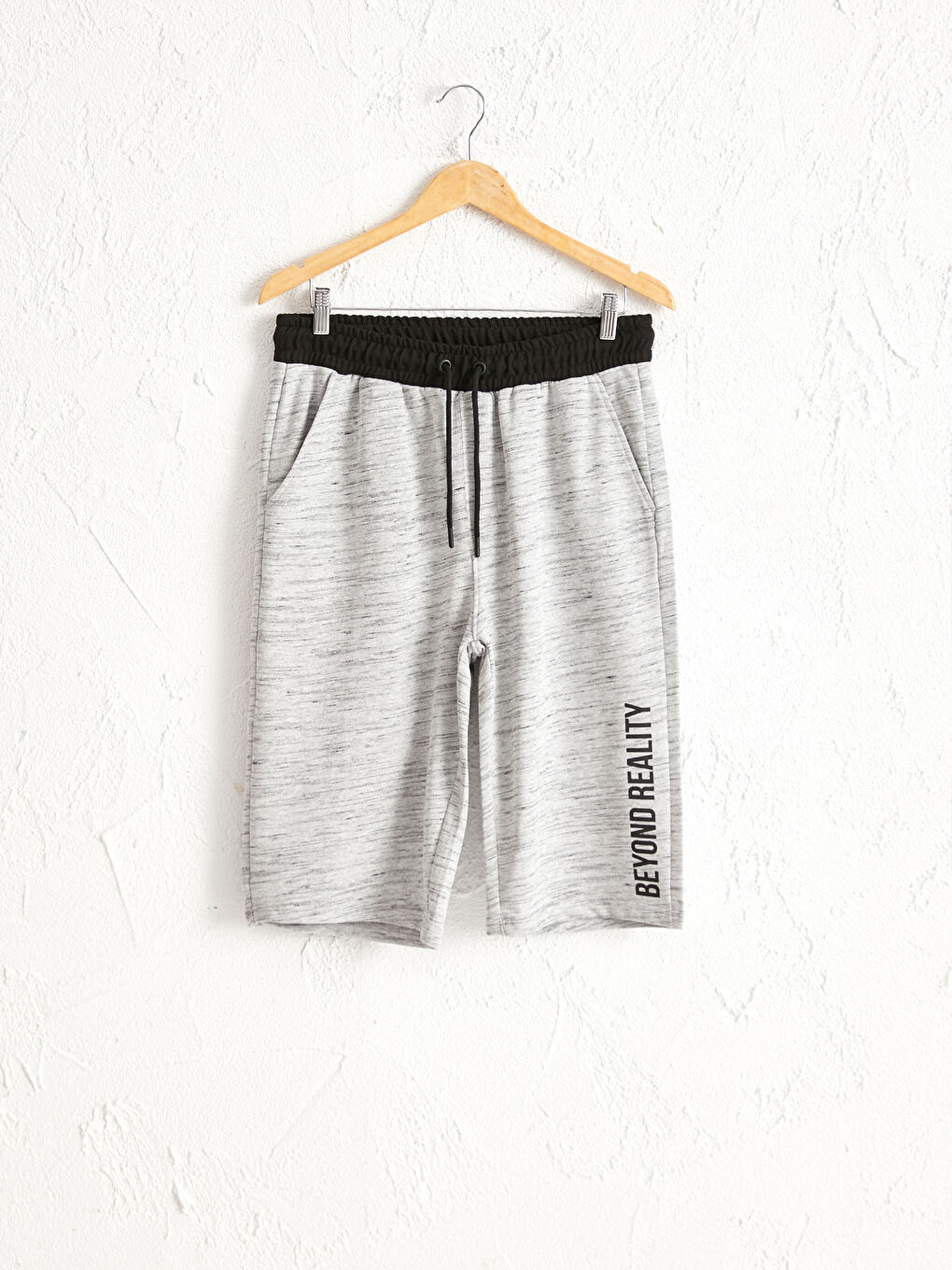 Gri Standart Kalıp Baskılı Aktif Spor Şort