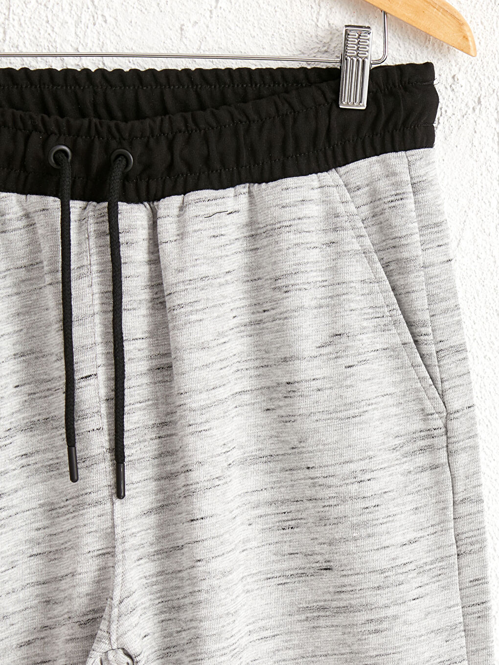 Gri Standart Kalıp Baskılı Aktif Spor Şort-2