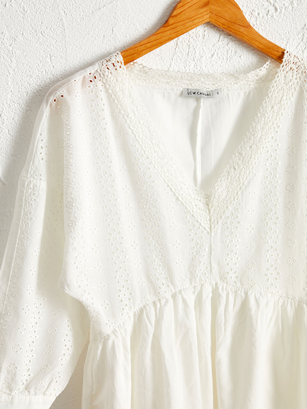 Ekru Yakası Dantelli Fistolu Elbise-3