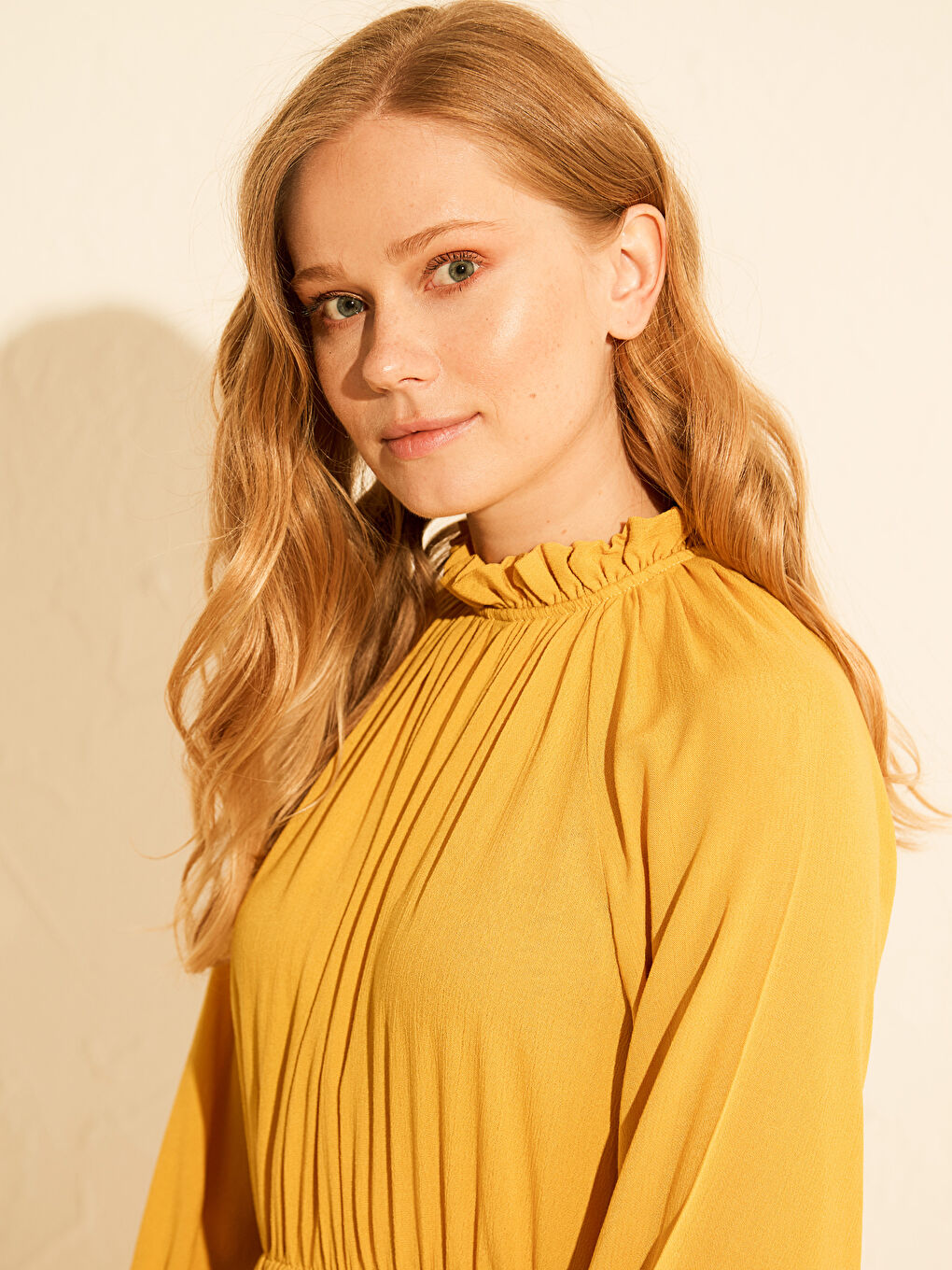 Sarı Standart Fit Uzun Kollu Krinkle Kadın Elbise-1