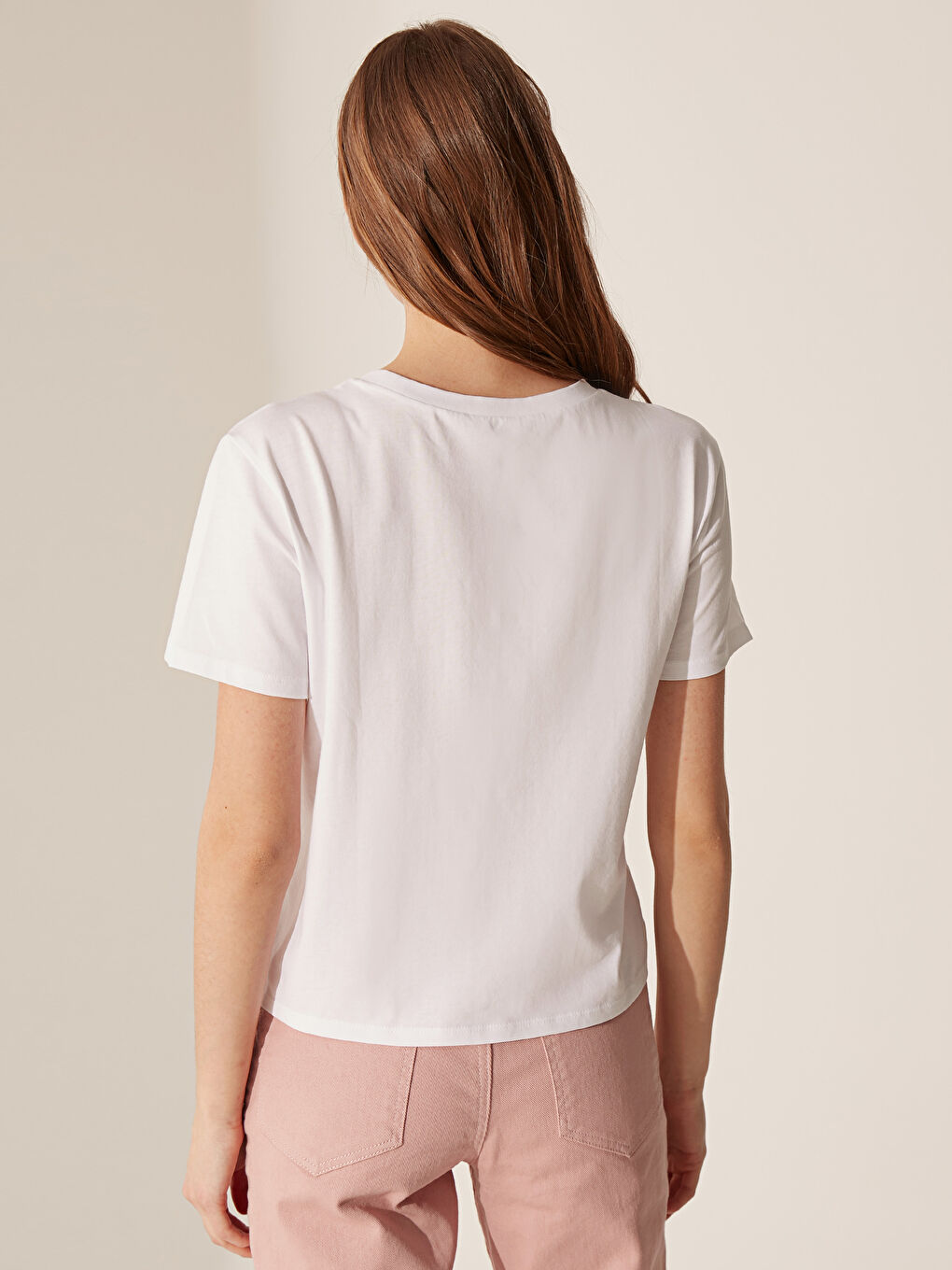 Beyaz Yazı Baskılı Pamuklu Kısa Kollu Kadın Tişört-3