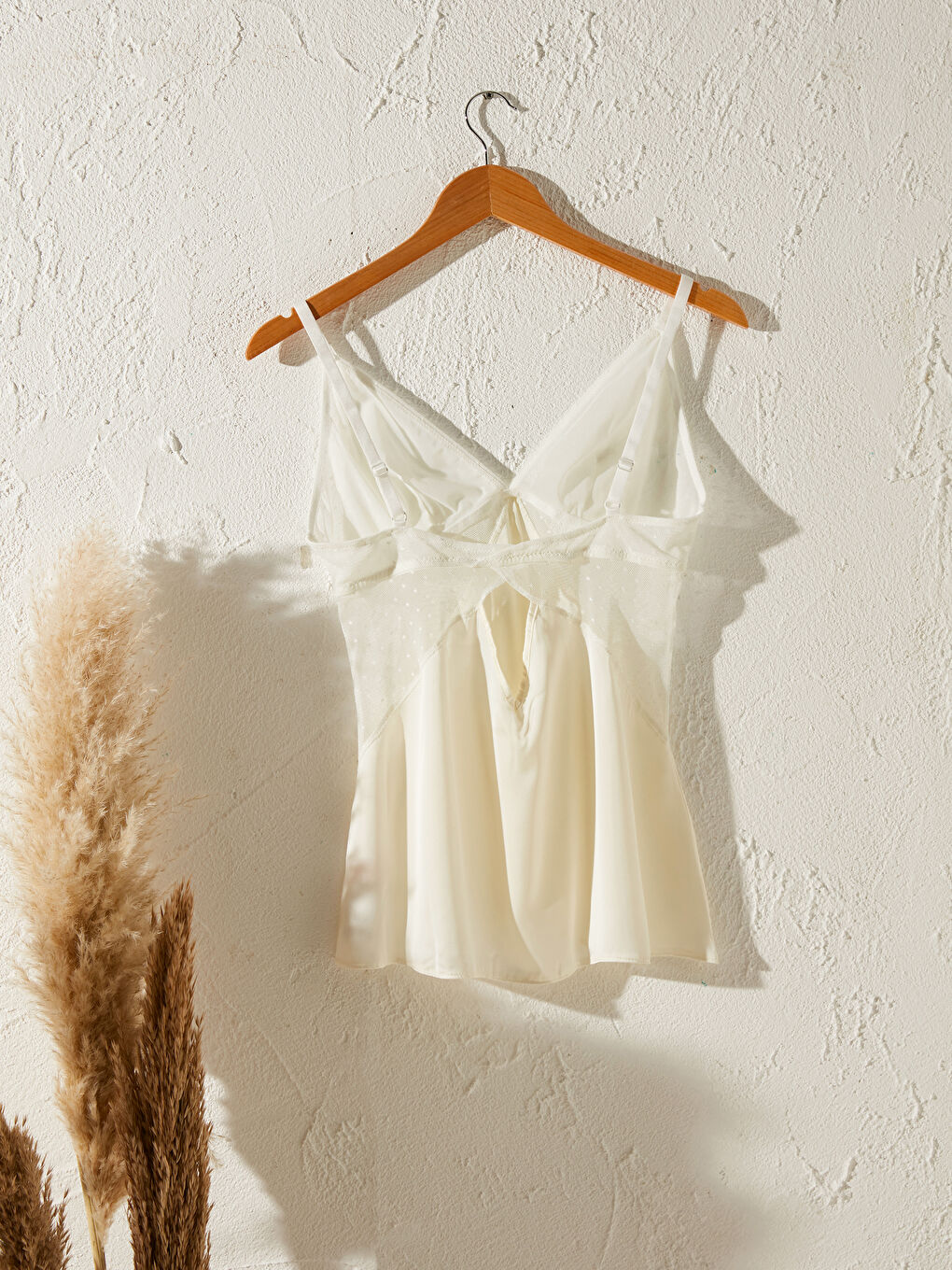 Ekru Dantelli Askılı Pijama Üst-2