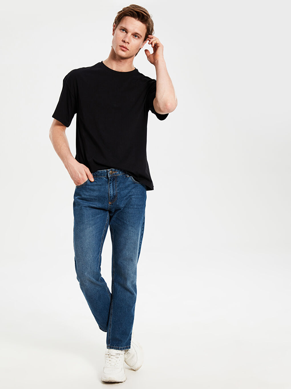 Siyah Bisiklet Yaka Penye Erkek Tişört-4