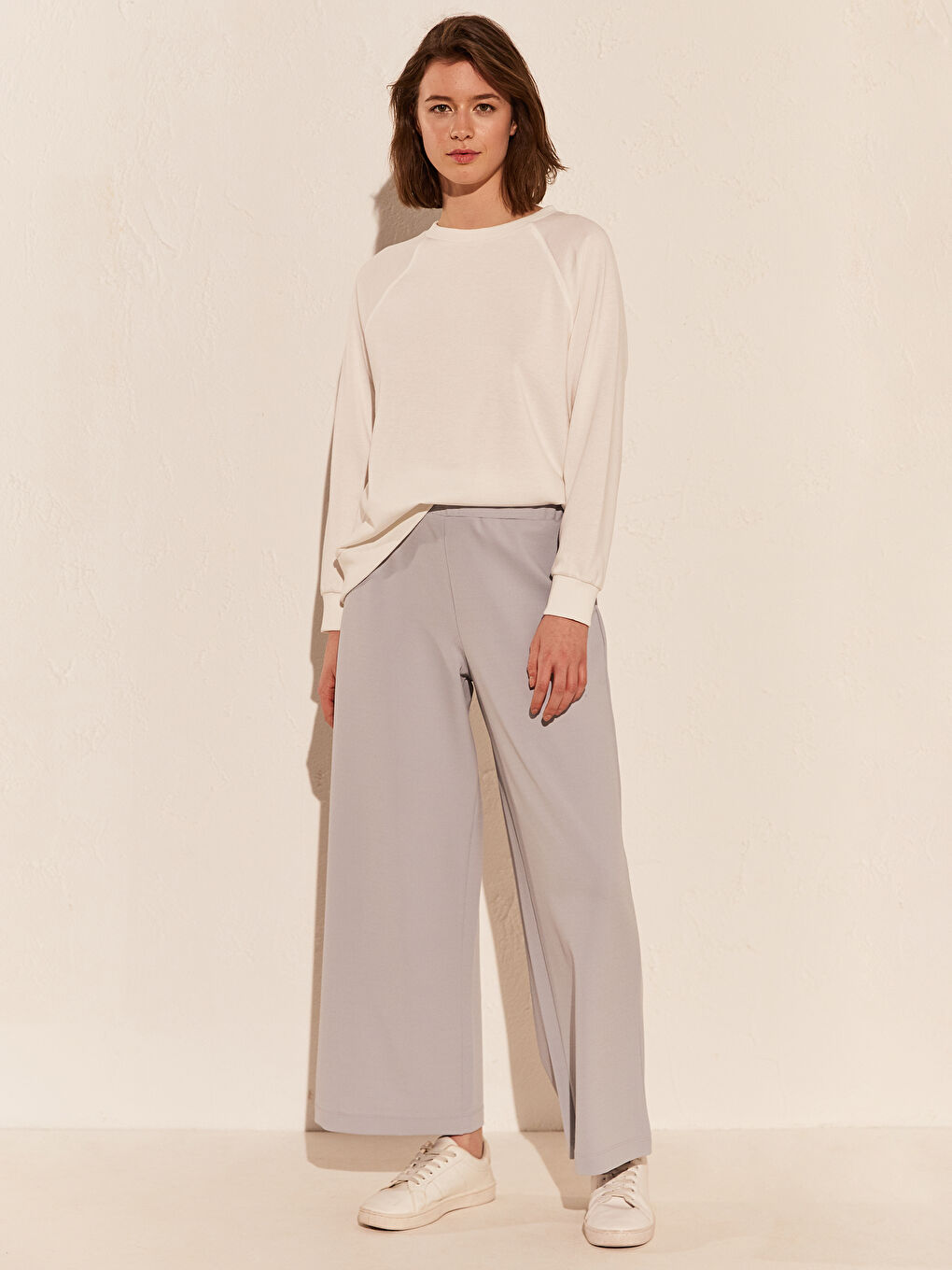 Gri Beli Lastikli Geniş Paça Pantolon