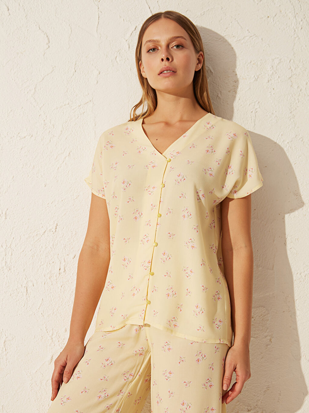 LCW DREAM Gömlek Yaka Kısa Kollu Kadın Pijama Takım -0SC814Z8-LU9