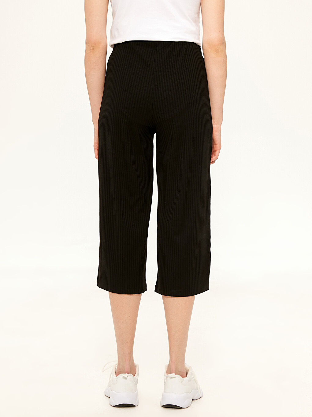 Siyah Beli Lastikli Geniş Paça Esnek Pantolon-3