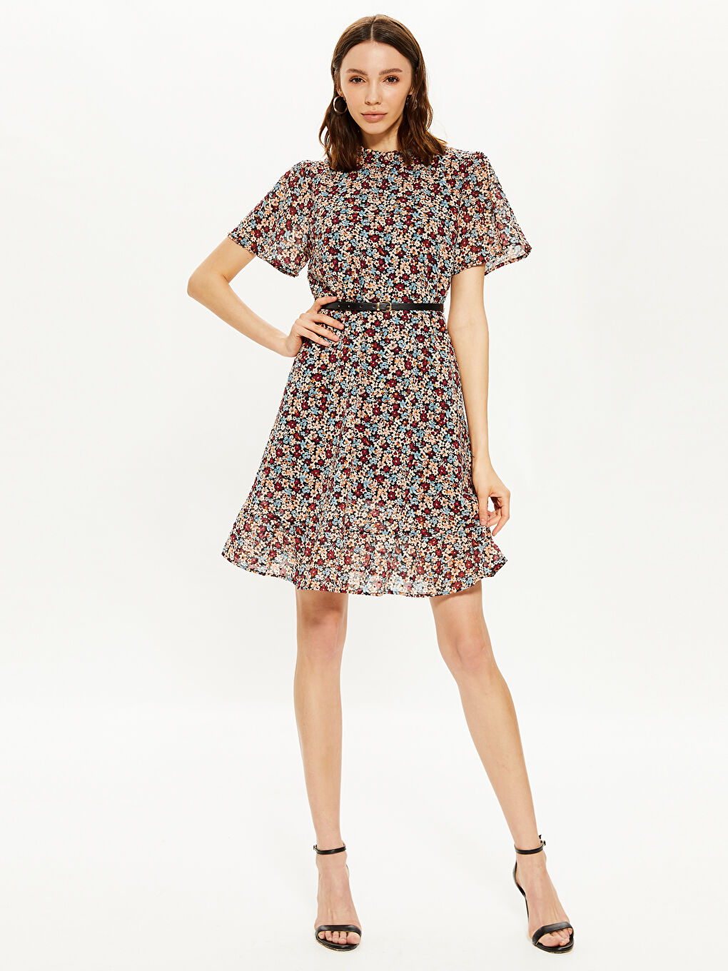 Siyah V Yaka Standart Fit Kısa Kollu Şifon Kadın Elbise