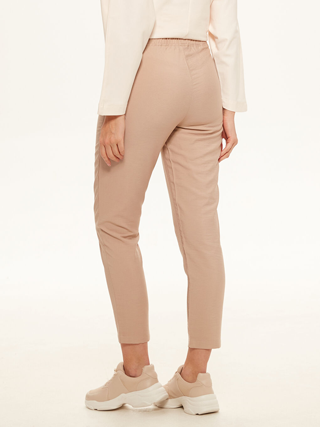 LCW Modest Harem Pants with Elastic Waist and Textured Fabric -0SD251Z8-CR8