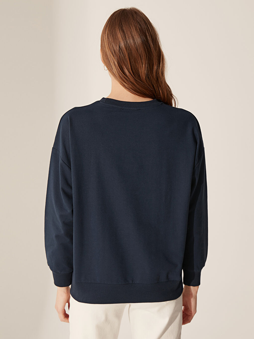 әйелдерге арналған ұзын жеңді дөңгелек жағалы принтті свитшот-4