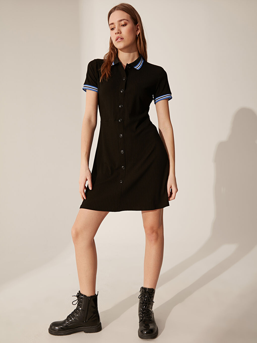 Detailed Button Slim Short Sleeve Women's Dress