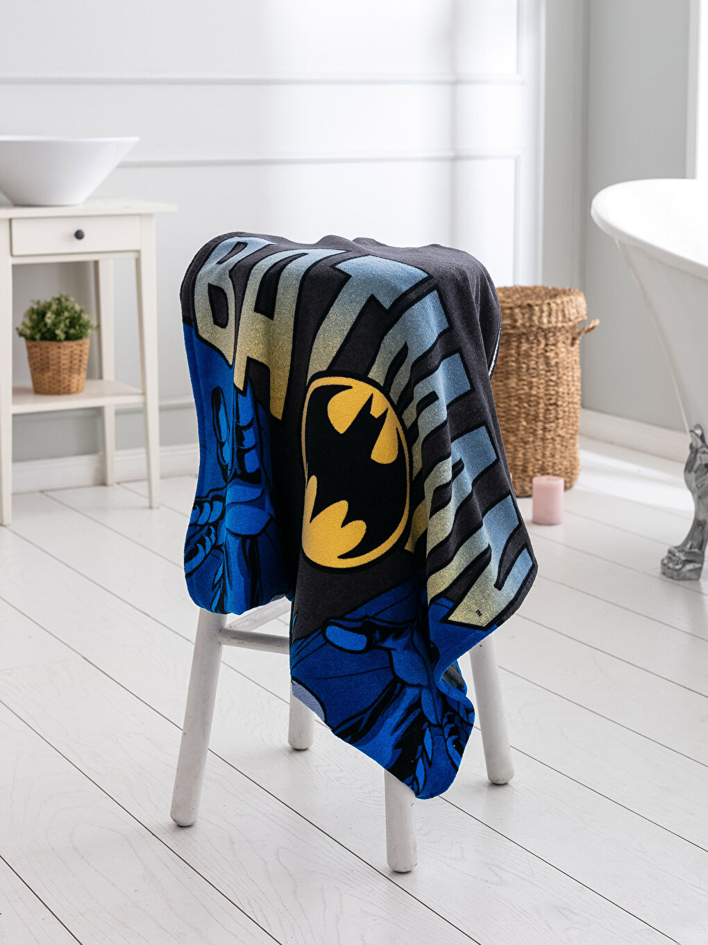LCW HOME Batman Licensed Velvet Beach Towel -0SD331Z8-F9C