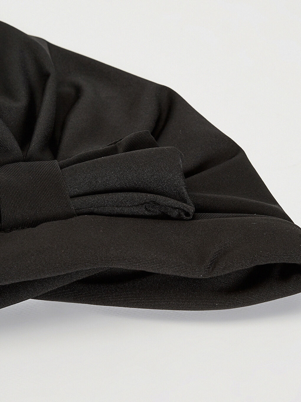 Siyah Tesettür Kadın Yüzme Bonesi-3