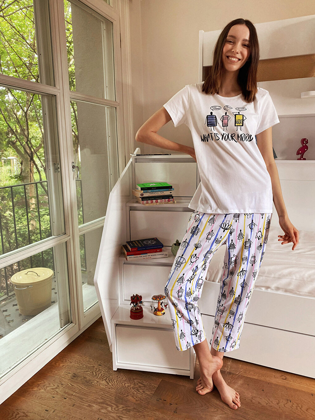 Beyaz Bisiklet Yaka Baskılı Kısa Kollu Kadın Pijama Takımı-1