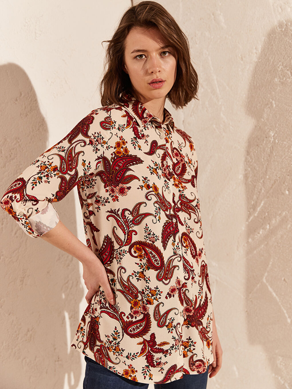 Ekru Standart Fit Uzun Kollu Kadın Gömlek