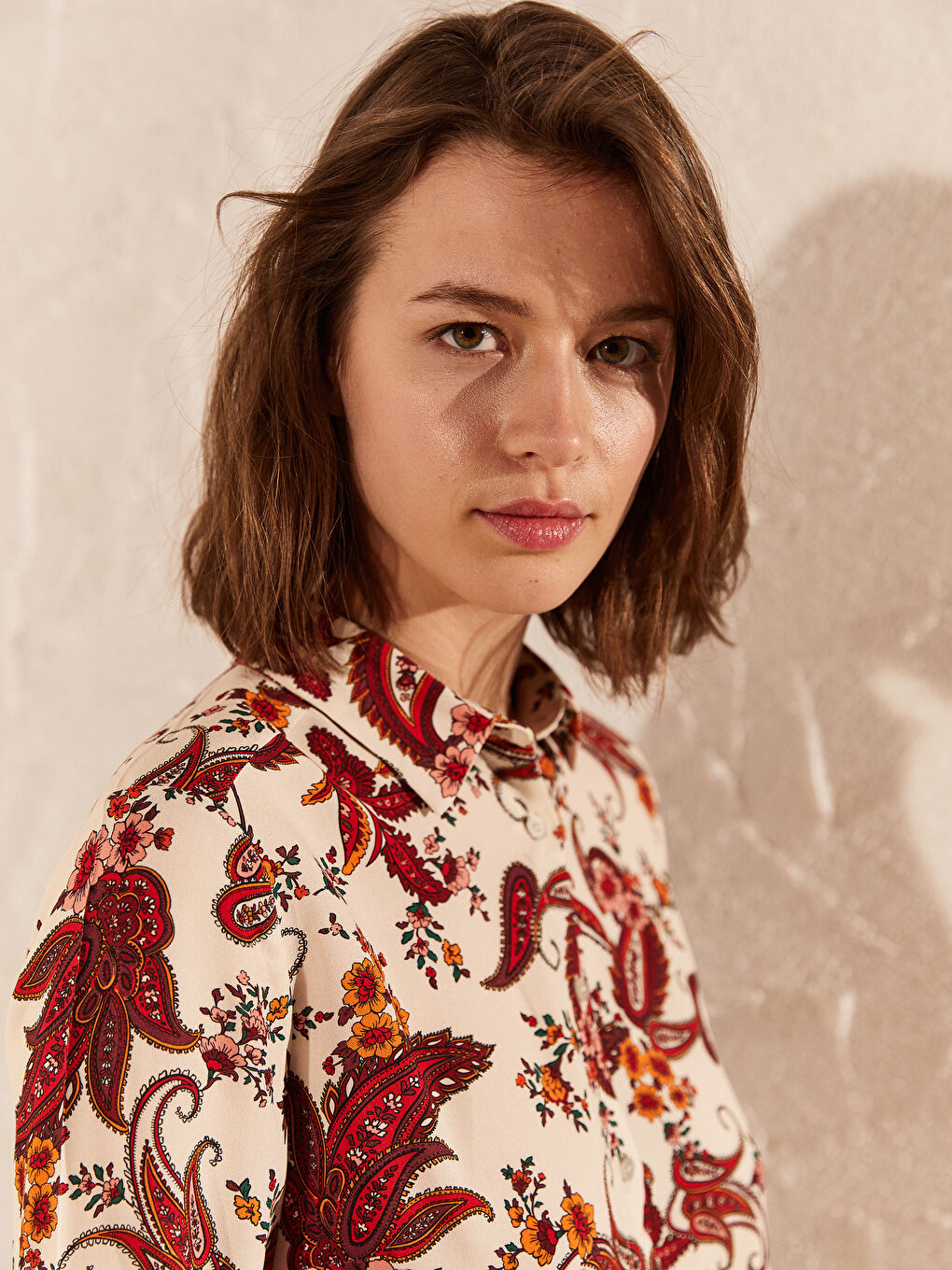 Ekru Standart Fit Uzun Kollu Kadın Gömlek-4