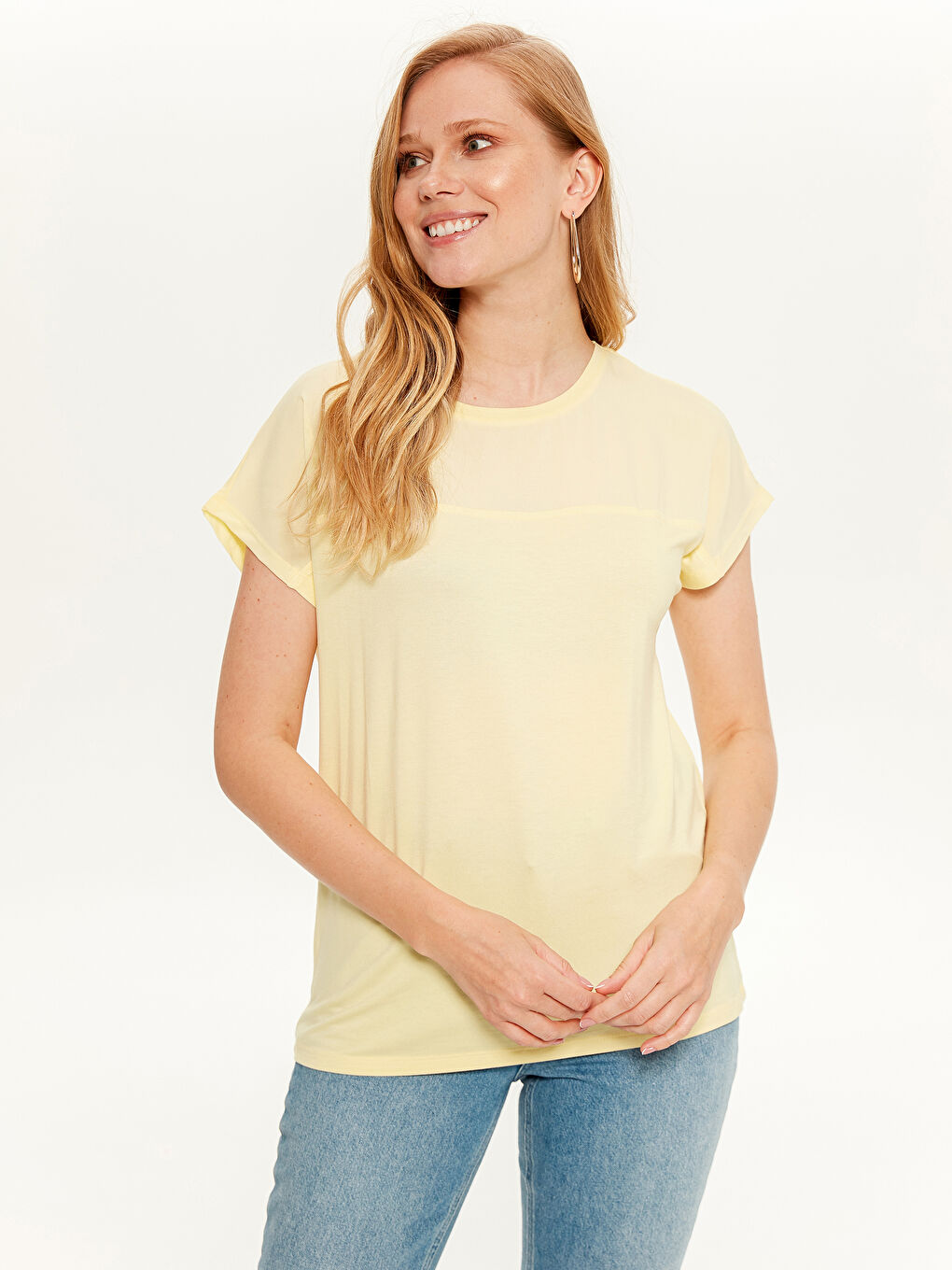 Sarı Bisiklet Yaka Kısa Kollu Kadın Tişört