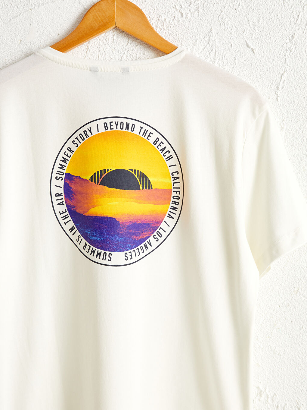 Ekru Bisiklet Yaka Baskılı Penye Tişört-2