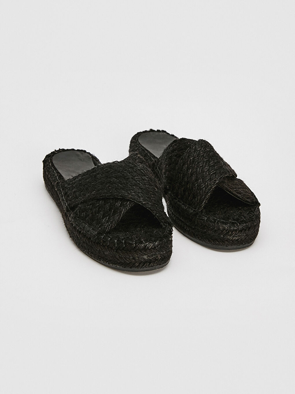 Siyah Kadın Hakiki Deri Çapraz Bant Hasır Terlik