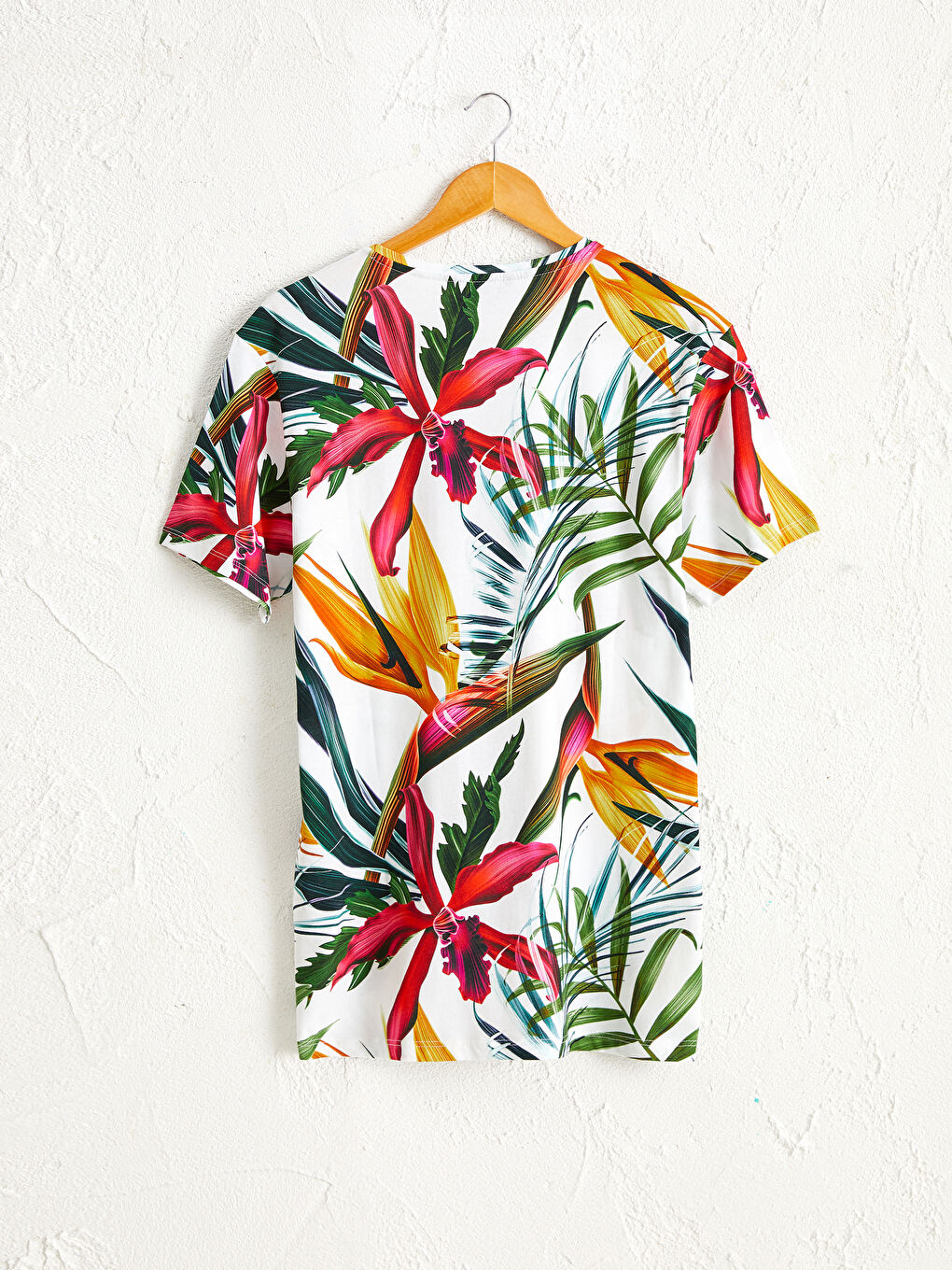 Beyaz Bisiklet Yaka Kısa Kollu Desenli Penye Erkek Tişört-1