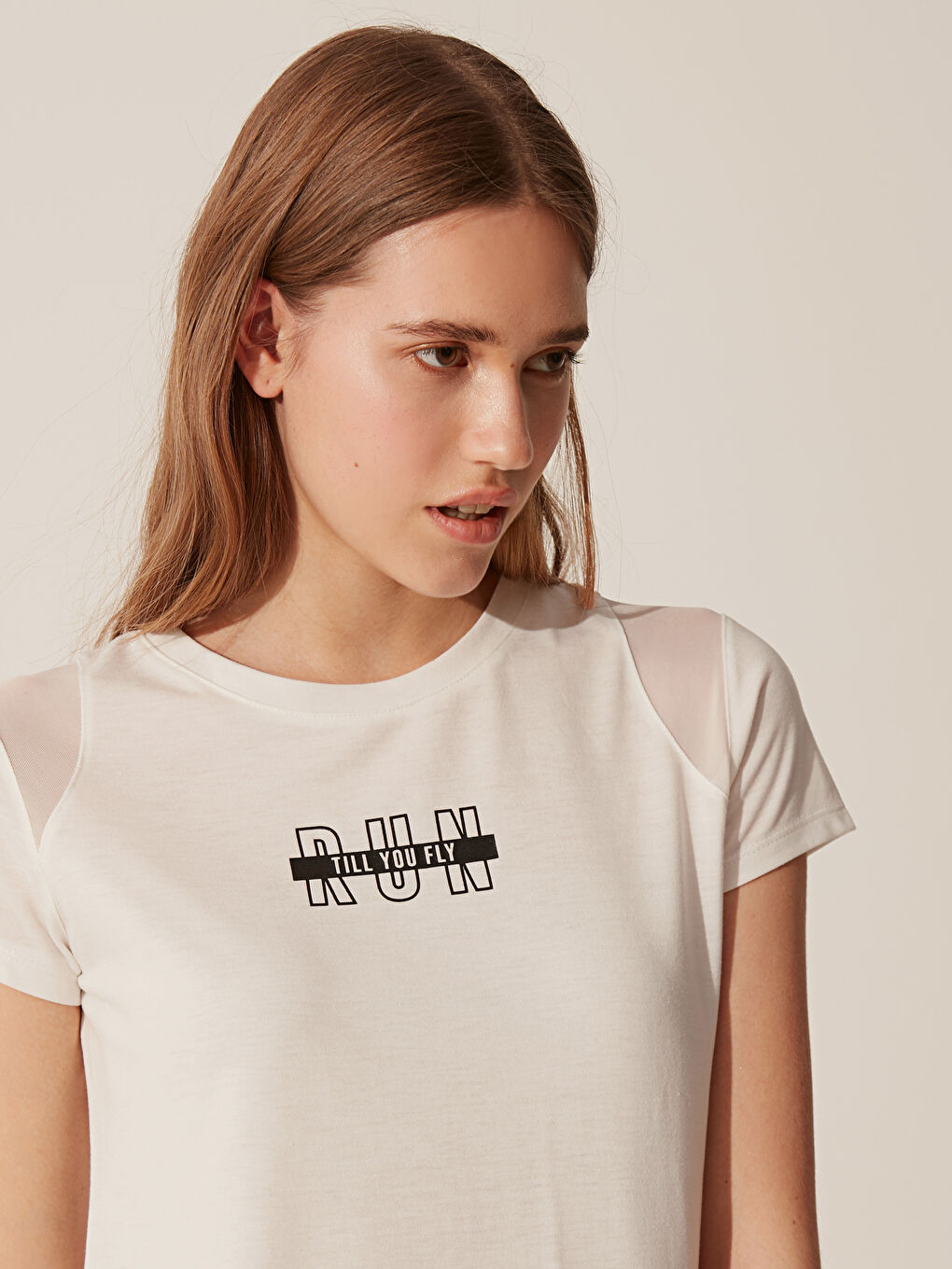 قميص رياضي كم قصير مطبوع للسيدات-1