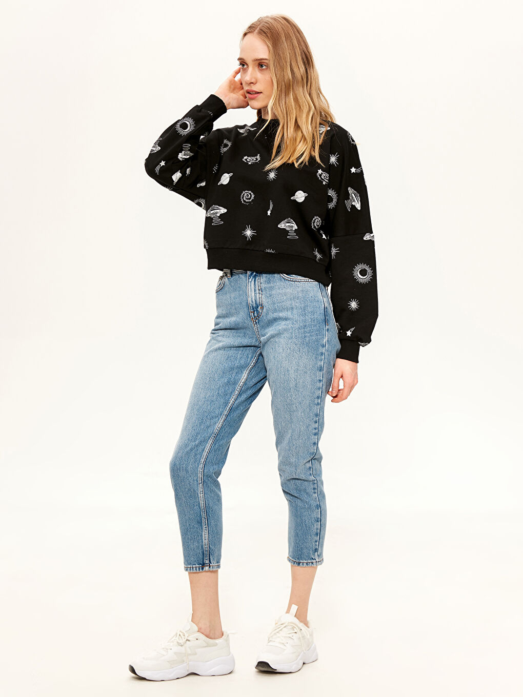 Siyah Bisiklet Yaka Baskılı Uzun Kollu Kadın Sweatshirt-2