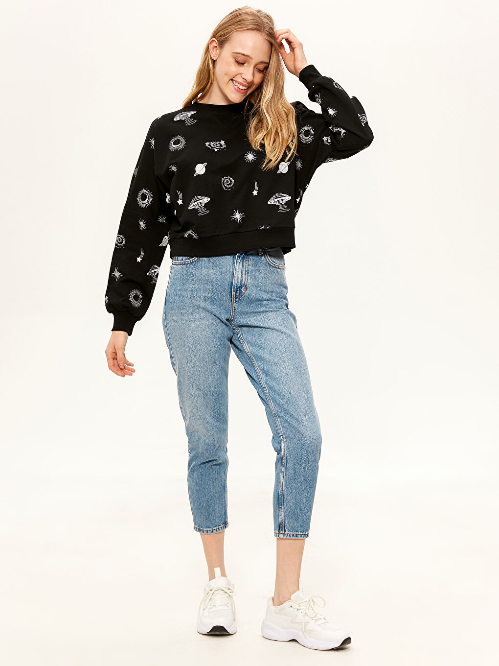 Siyah Bisiklet Yaka Baskılı Uzun Kollu Kadın Sweatshirt-3