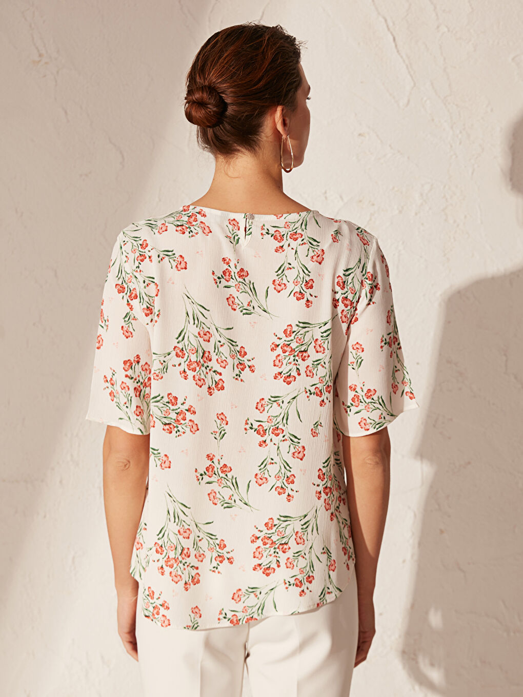 Ekru Standart Fit Kısa Kollu Kadın Bluz-4